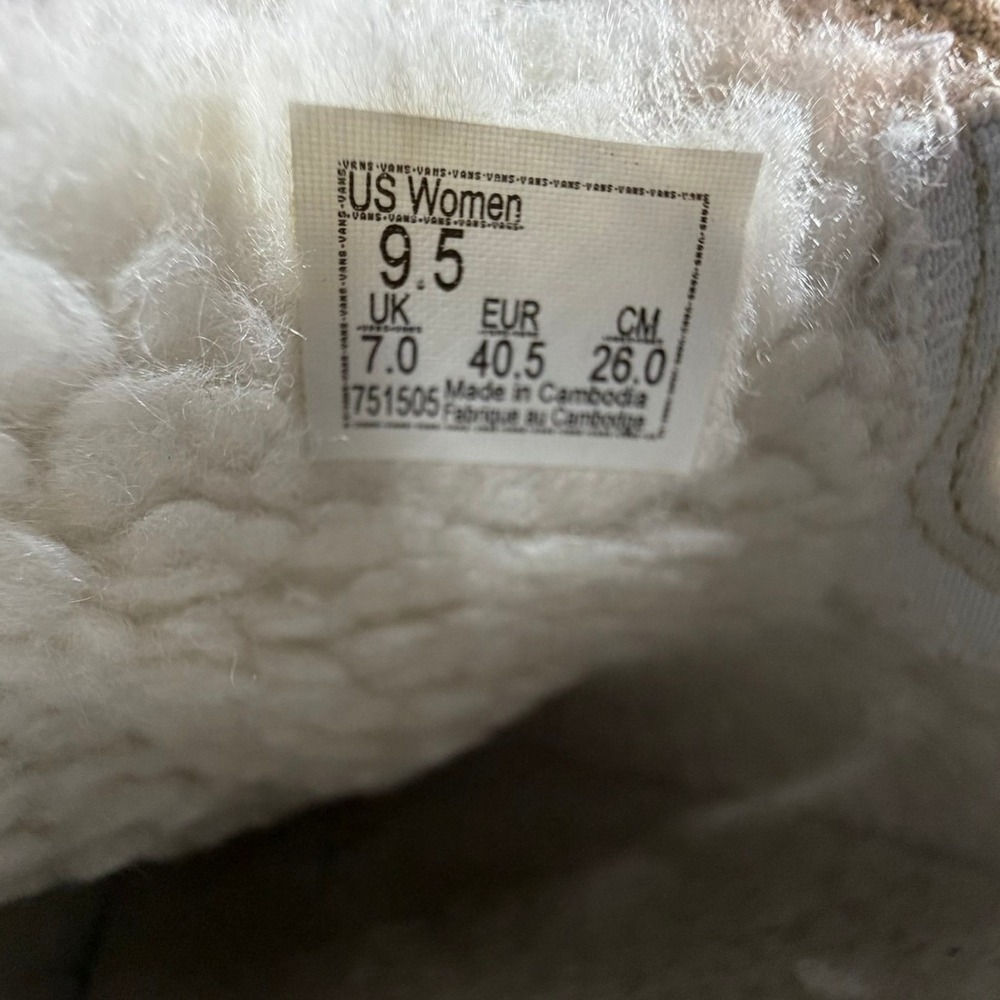 Vans Classic Slip-On Tan Suede‎ Sherpa Lined Sneakers Womens Size 9.5 - Picture 8 of 10